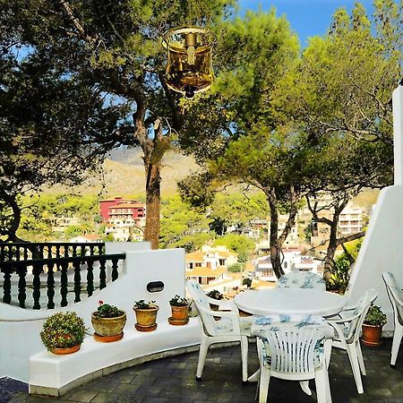 Hostal Los Pinos Cala de Sant Vicenc 外观 照片